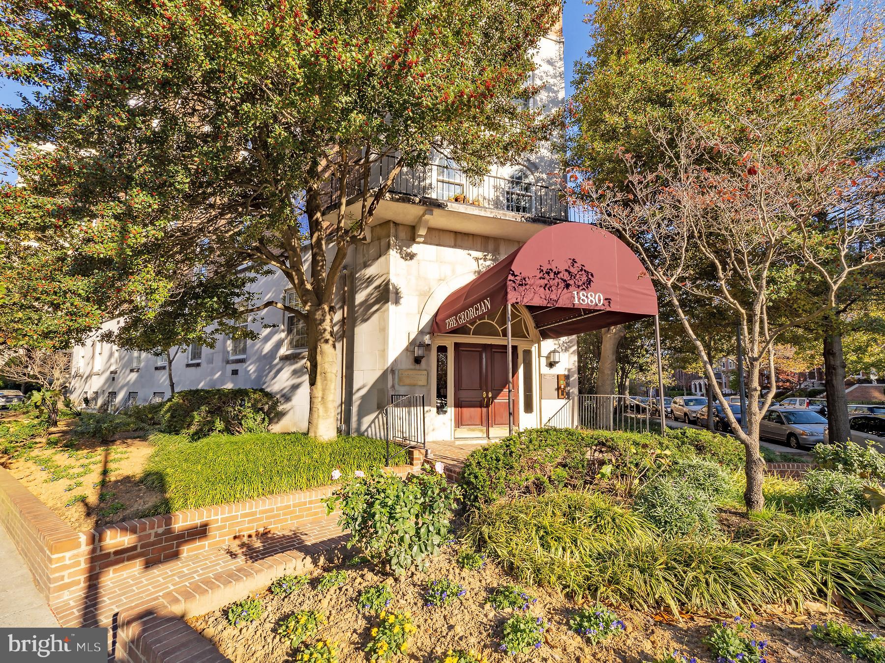 1880 Columbia Road Northwest, Unit 402 Washington, DC 20009 - Photo 3 of 43