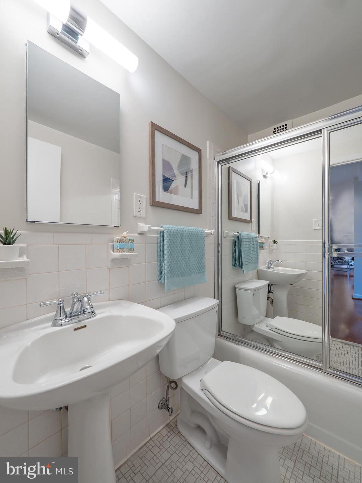 1880 Columbia Road Northwest, Unit 402 Washington, DC 20009 - Photo 23 of 43