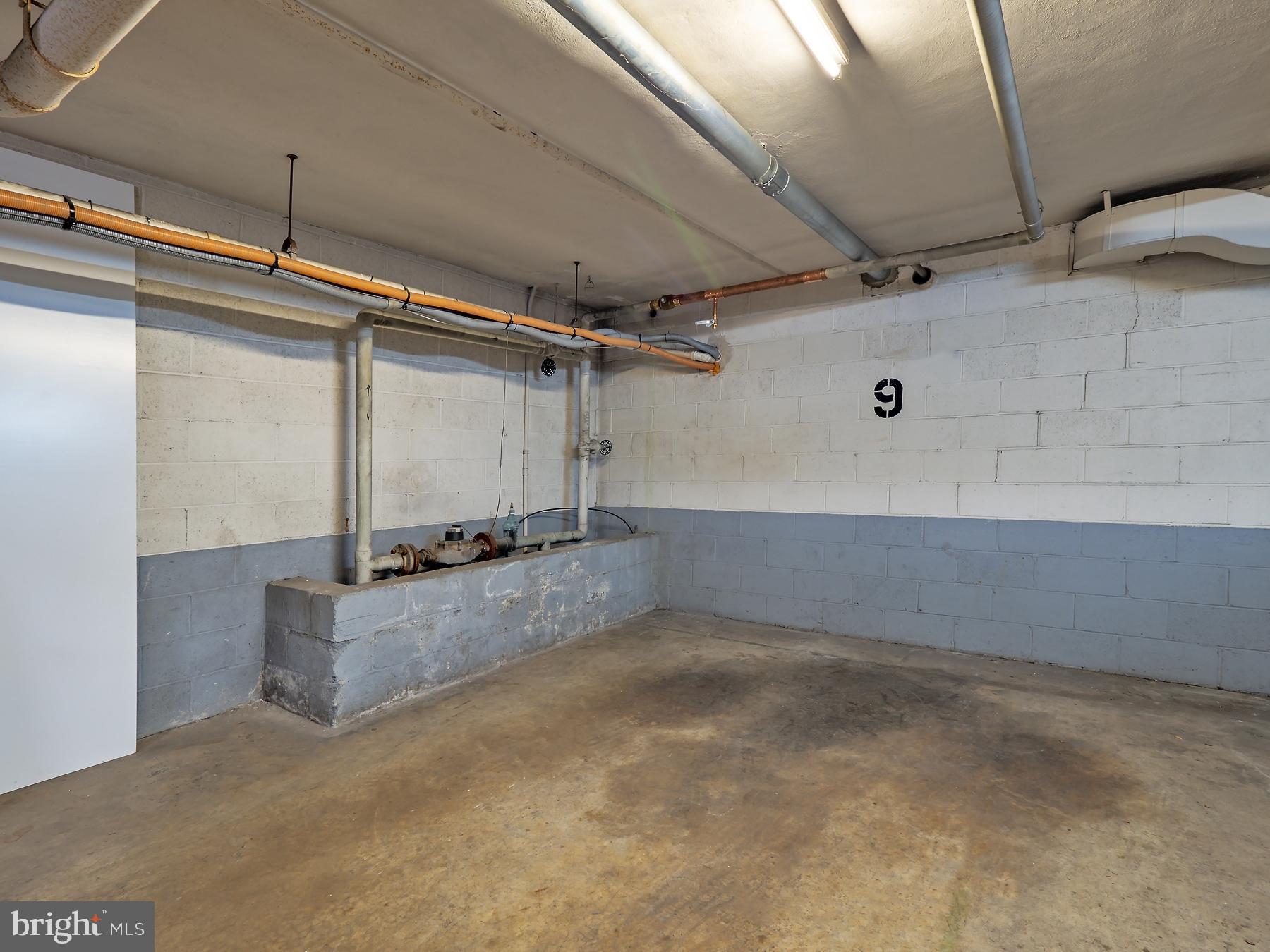 1880 Columbia Road Northwest, Unit 402 Washington, DC 20009 - Photo 29 of 43