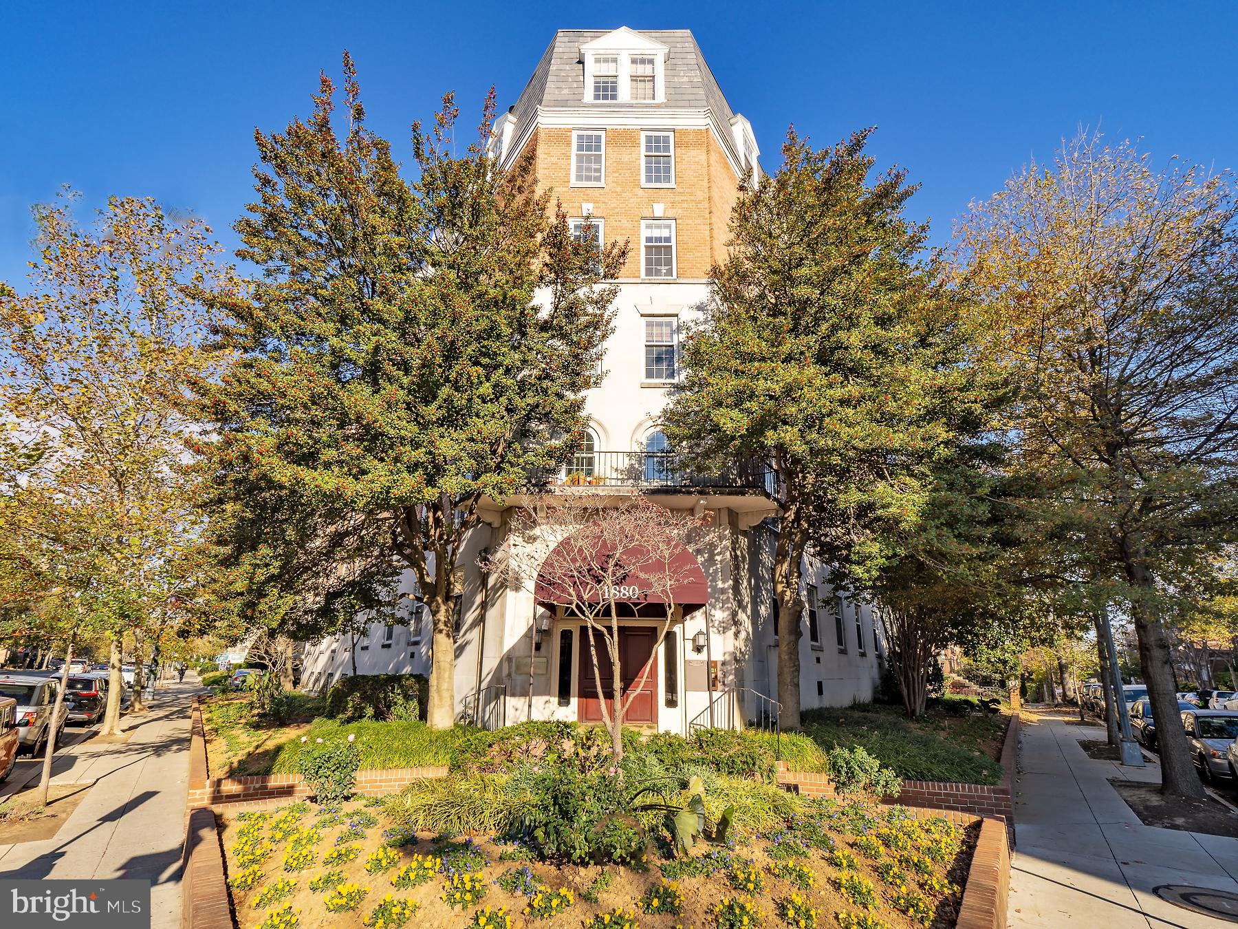 1880 Columbia Road Northwest, Unit 402 Washington, DC 20009 - Photo 30 of 43