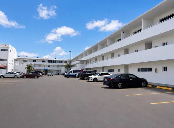 $275,000 | 5611 West 25th Court, Unit 8A, Hialeah, FL 33016