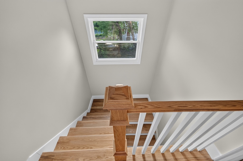 69 Orient Street Worcester, MA 01604 - Photo 4 of 42