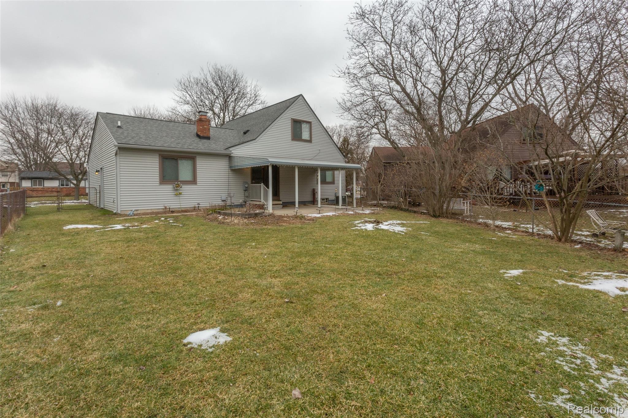 41845 Old Bridge Road Canton, MI 48188 - Photo 5 of 40 41845 Old Bridge--Back-5.jpg