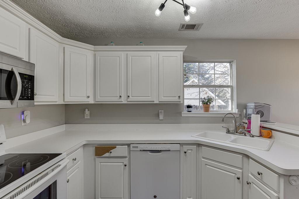 4842 Canberra Way Flowery Branch, GA 30542 - Photo 11 of 29