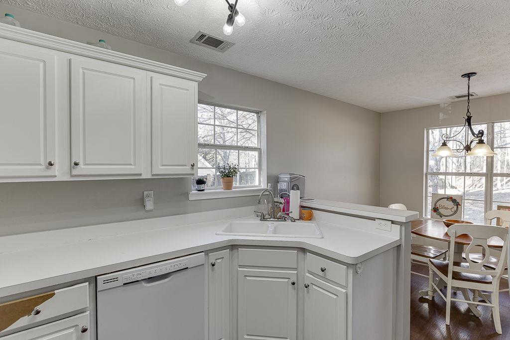 4842 Canberra Way Flowery Branch, GA 30542 - Photo 10 of 29