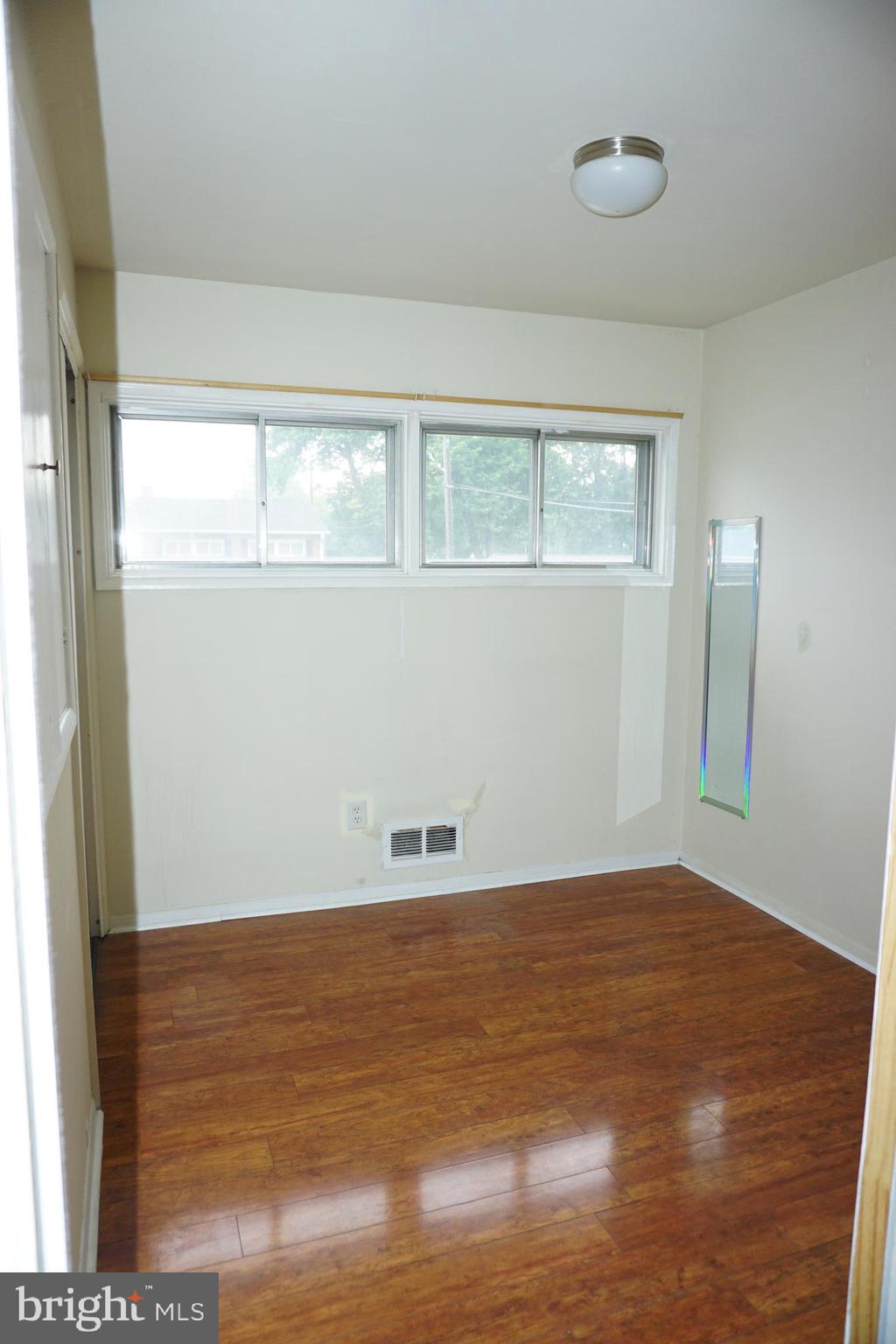 5904 Charnwood Road Baltimore, MD 21228 - Photo 12 of 20 BR #1