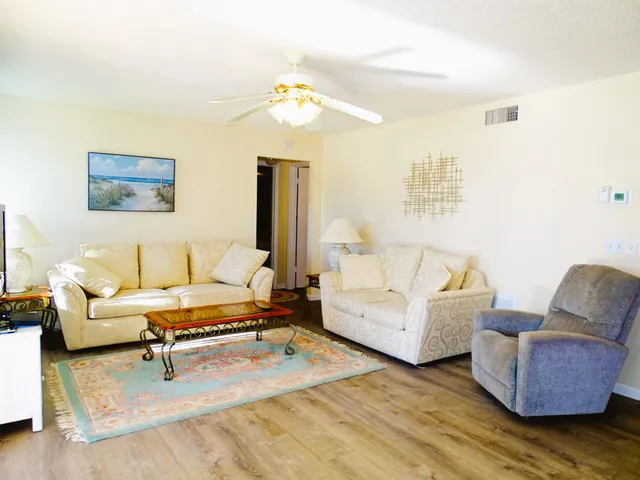 $149,900 | 409 Pine Glen Lane, Unit A2, Greenacres, FL 33463