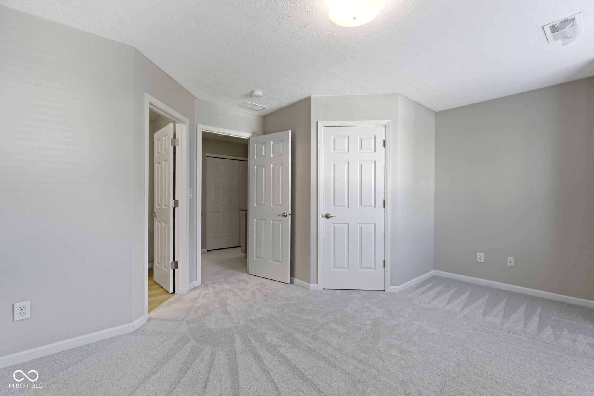 8442 Enclave Boulevard Fishers, IN 46038 - Photo 27 of 41