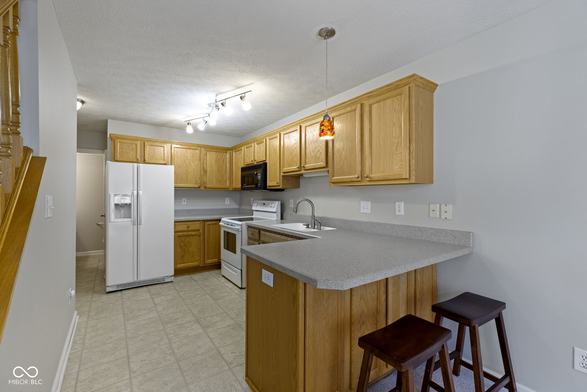 8442 Enclave Boulevard Fishers, IN 46038 - Photo 5 of 41