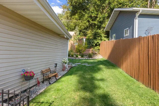 $269,000 | 128 Sunnyside Court, Williams Bay, WI 53191