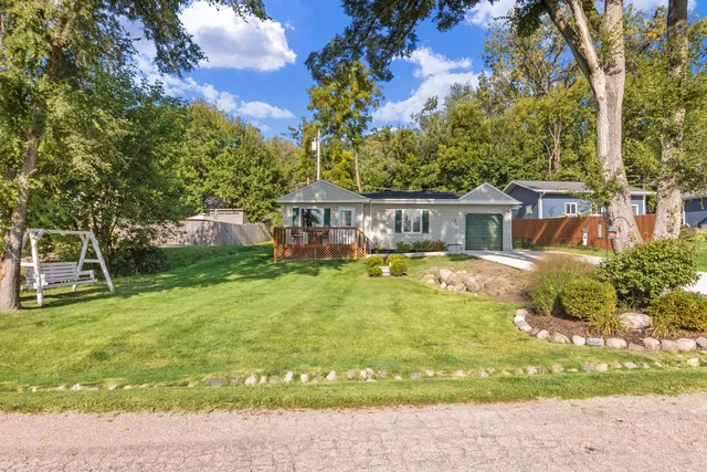 $269,000 | 128 Sunnyside Court, Williams Bay, WI 53191