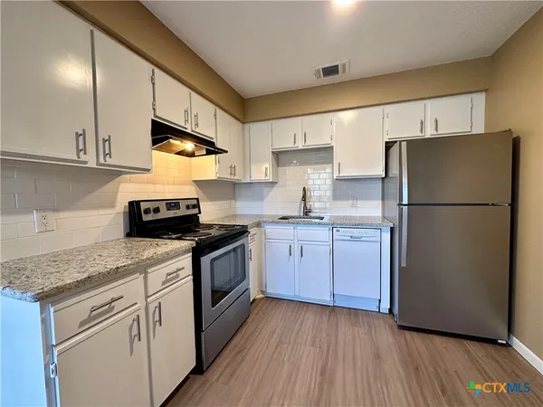 $995 | 1409 North Bishop Street, Unit 2, San Marcos, TX 78666