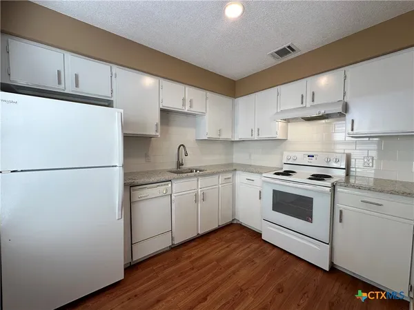 $995 | 1409 North Bishop Street, Unit 4, San Marcos, TX 78666