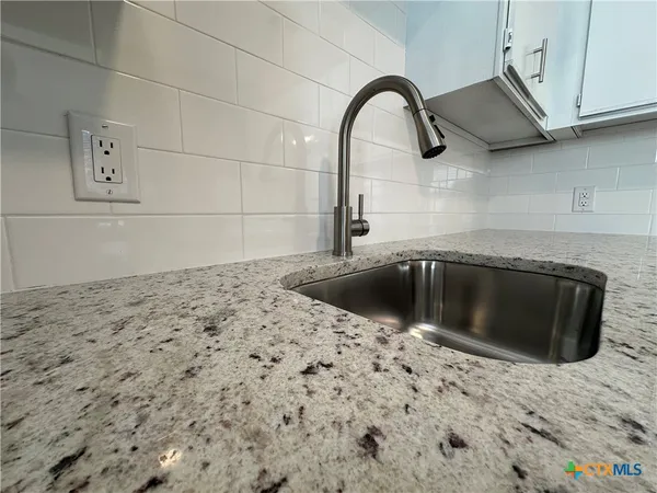 $995 | 1409 North Bishop Street, Unit 4, San Marcos, TX 78666