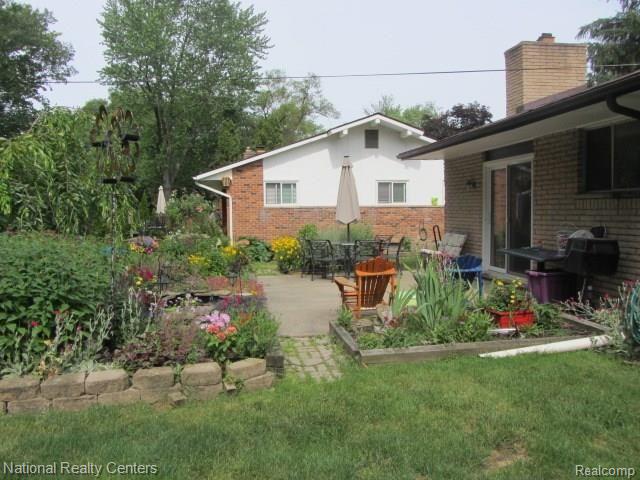 30045 Rambling Road Southfield, MI 48076 - Photo 22 of 25
