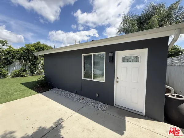 $2,500 | 7512 Jamieson Avenue, Unit 7510, Reseda, CA 91335