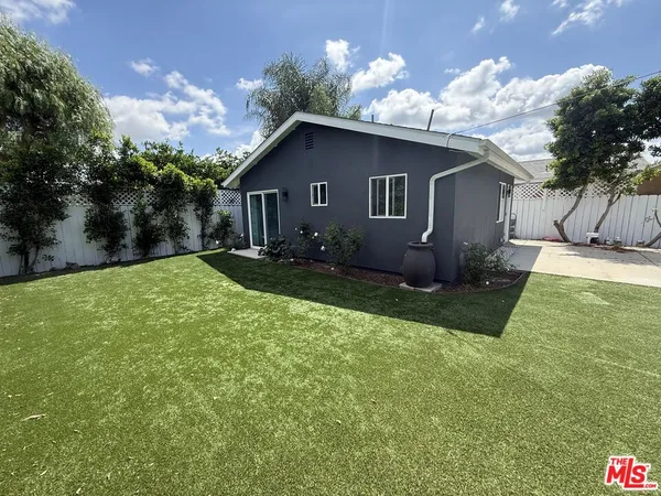 $2,500 | 7512 Jamieson Avenue, Unit 7510, Reseda, CA 91335