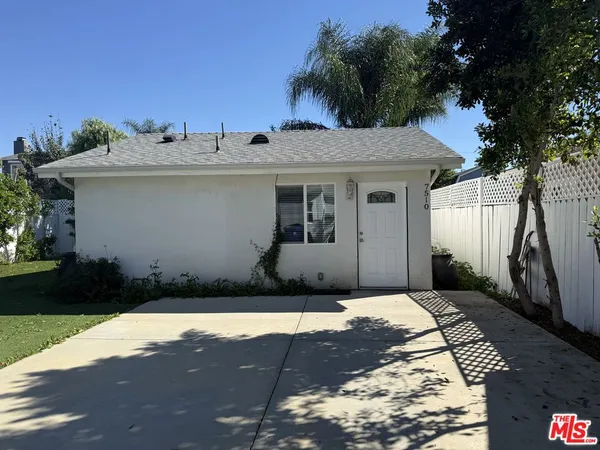 $2,500 | 7512 Jamieson Avenue, Unit 7510, Reseda, CA 91335