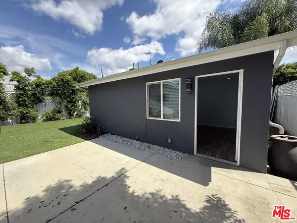 $2,500 | 7512 Jamieson Avenue, Unit 7510, Reseda, CA 91335