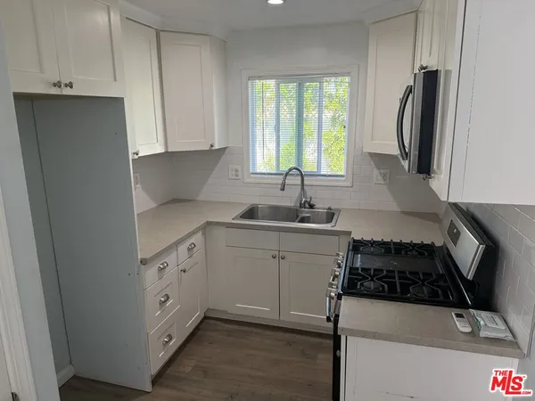 $2,500 | 7512 Jamieson Avenue, Unit 7510, Reseda, CA 91335