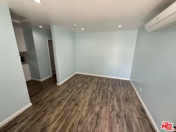 $2,500 | 7512 Jamieson Avenue, Unit 7510, Reseda, CA 91335