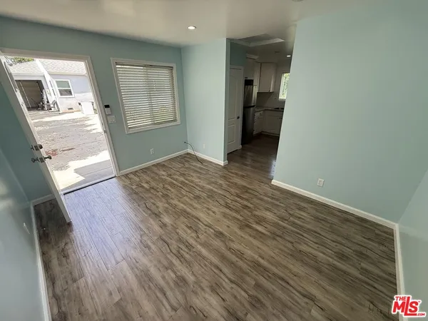 $2,500 | 7512 Jamieson Avenue, Unit 7510, Reseda, CA 91335