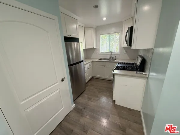 $2,500 | 7512 Jamieson Avenue, Unit 7510, Reseda, CA 91335