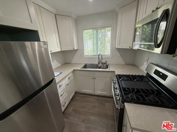 $2,500 | 7512 Jamieson Avenue, Unit 7510, Reseda, CA 91335