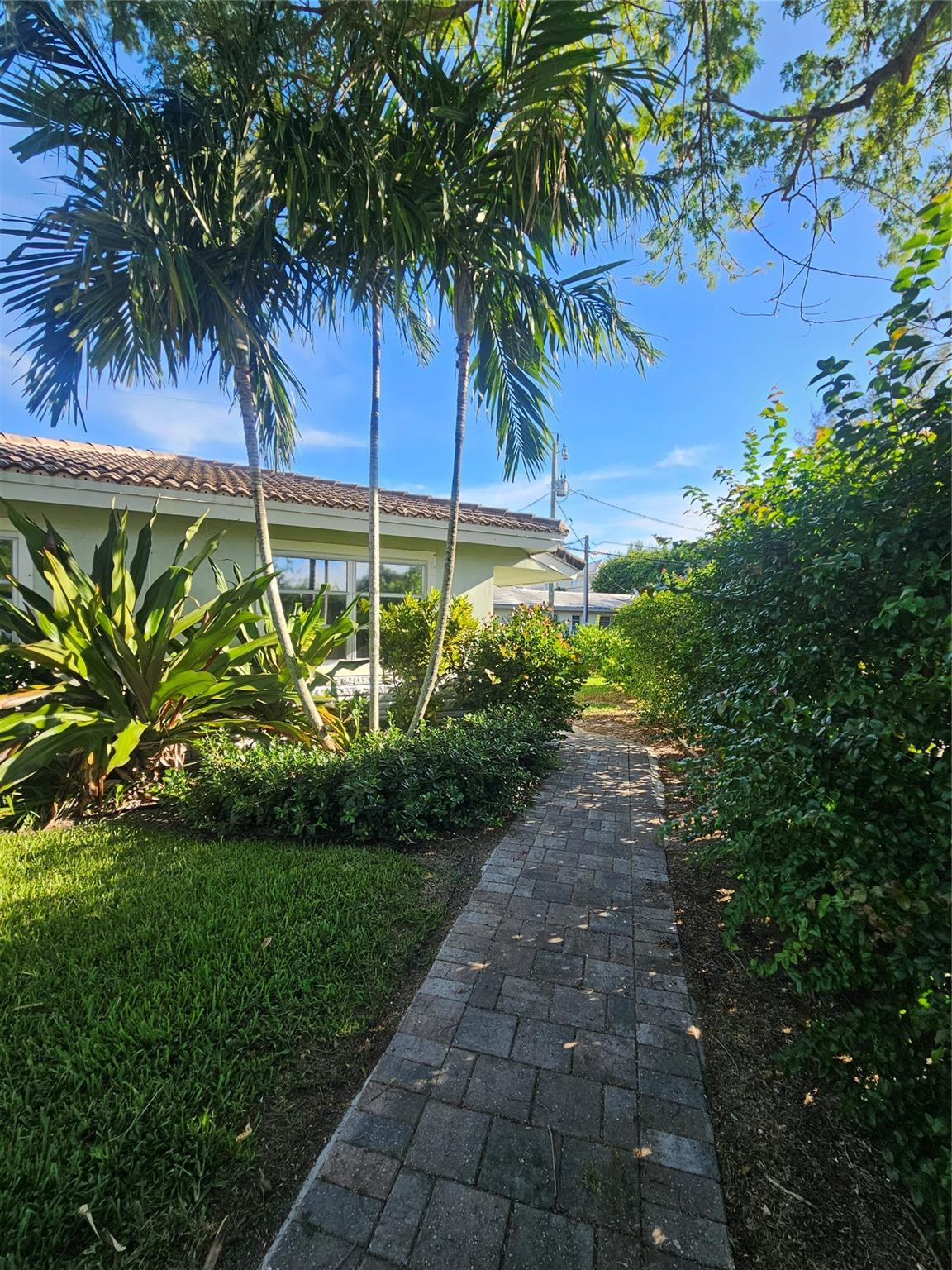 2110 Northeast 41st Street, Unit D Lighthouse Point, FL 33064 - Photo 3 of 19 Photo 3