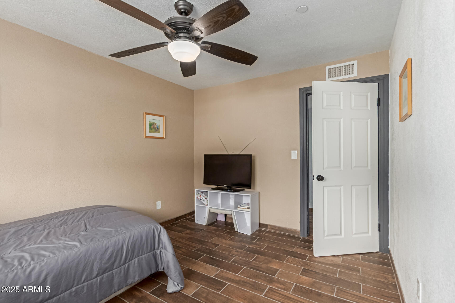 328 East Bethany Home Road Phoenix, AZ 85012 - Photo 20 of 35
