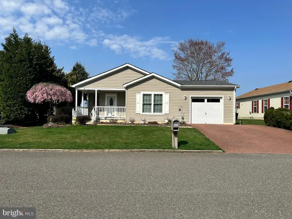 $383,000 | 52 Oak Ridge Lane, Manahawkin, NJ 08050