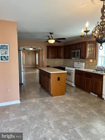 $383,000 | 52 Oak Ridge Lane, Manahawkin, NJ 08050