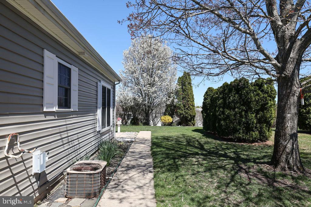 52 Oak Ridge Lane Manahawkin, NJ 08050 - Photo 13 of 50