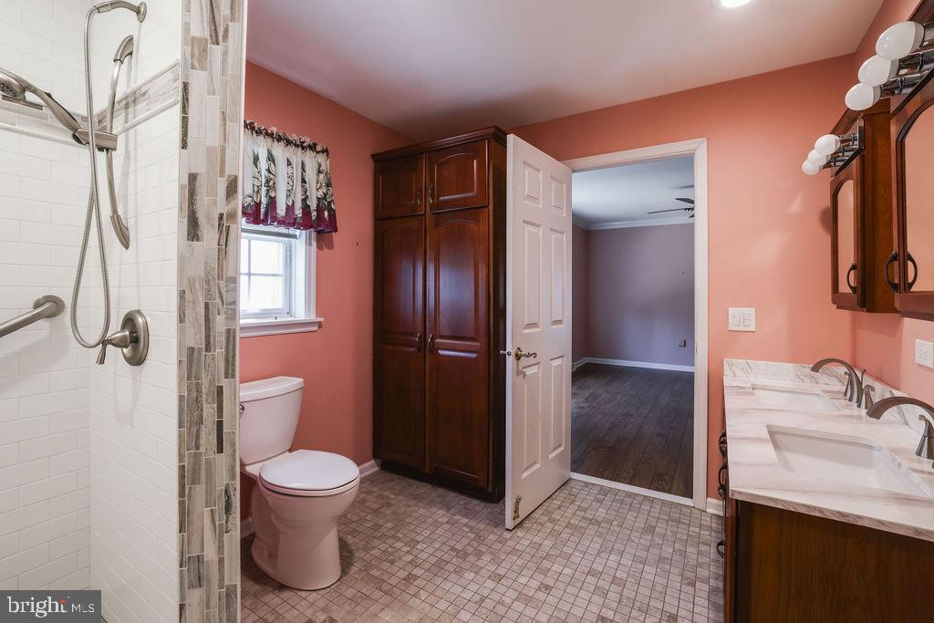 52 Oak Ridge Lane Manahawkin, NJ 08050 - Photo 38 of 50