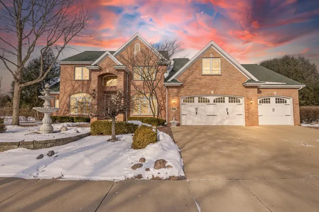 $649,900 | 324 Haddonstone Drive, Appleton, WI 54913