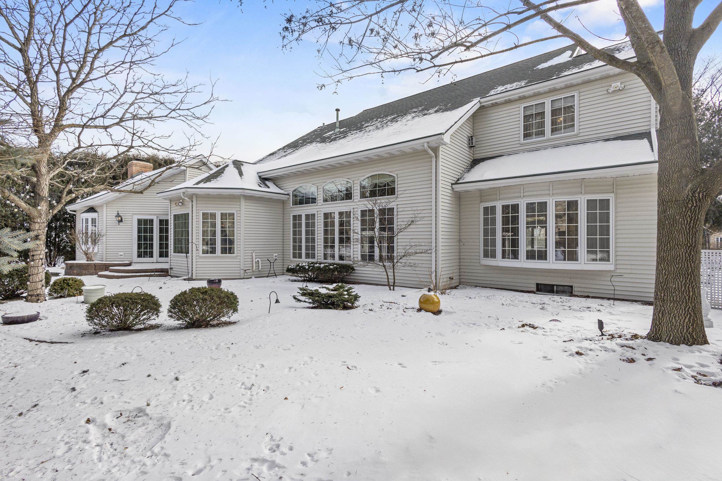 324 Haddonstone Drive Appleton, WI 54913 - Photo 2 of 40