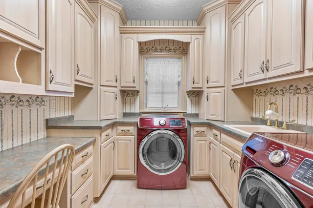 $649,900 | 324 Haddonstone Drive, Appleton, WI 54913