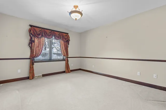 $649,900 | 324 Haddonstone Drive, Appleton, WI 54913