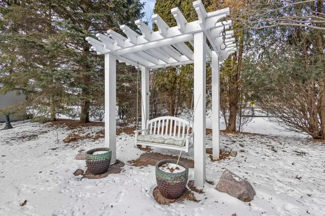 $649,900 | 324 Haddonstone Drive, Appleton, WI 54913