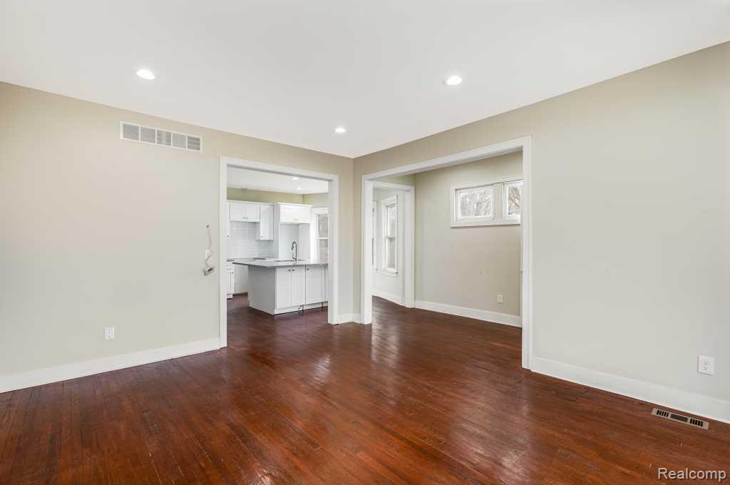1436 Baldwin Street Detroit, MI 48214 - Photo 5 of 20