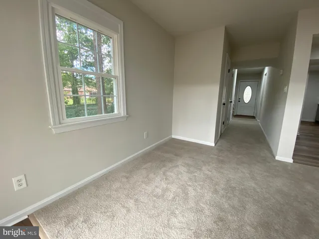 $1,915 | 9 Farrell Lane, Fredericksburg, VA 22408