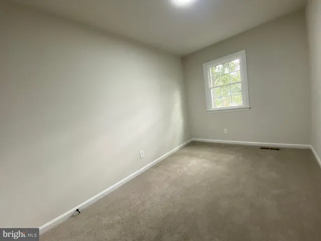 $1,915 | 9 Farrell Lane, Fredericksburg, VA 22408