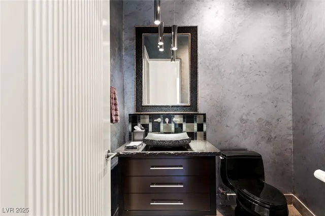 $25,000 | 2 Castle Oaks Court, Las Vegas, NV 89141