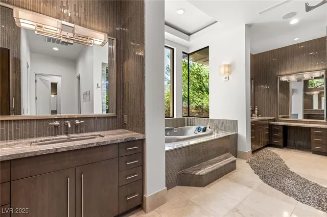 $25,000 | 2 Castle Oaks Court, Las Vegas, NV 89141