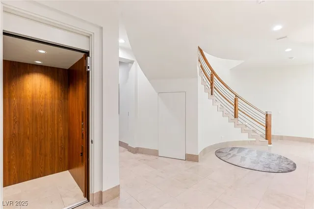 $25,000 | 2 Castle Oaks Court, Las Vegas, NV 89141