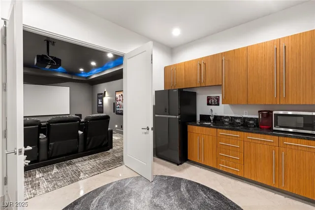 $25,000 | 2 Castle Oaks Court, Las Vegas, NV 89141