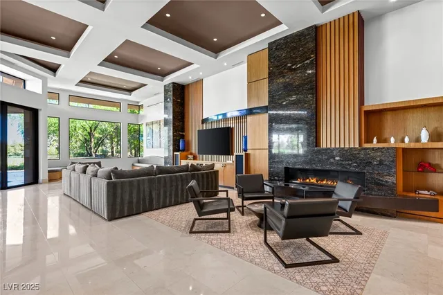 $25,000 | 2 Castle Oaks Court, Las Vegas, NV 89141