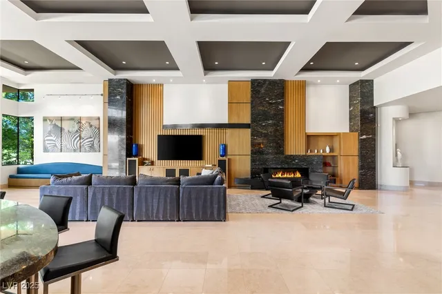 $25,000 | 2 Castle Oaks Court, Las Vegas, NV 89141