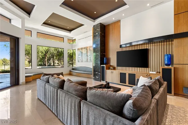 $25,000 | 2 Castle Oaks Court, Las Vegas, NV 89141