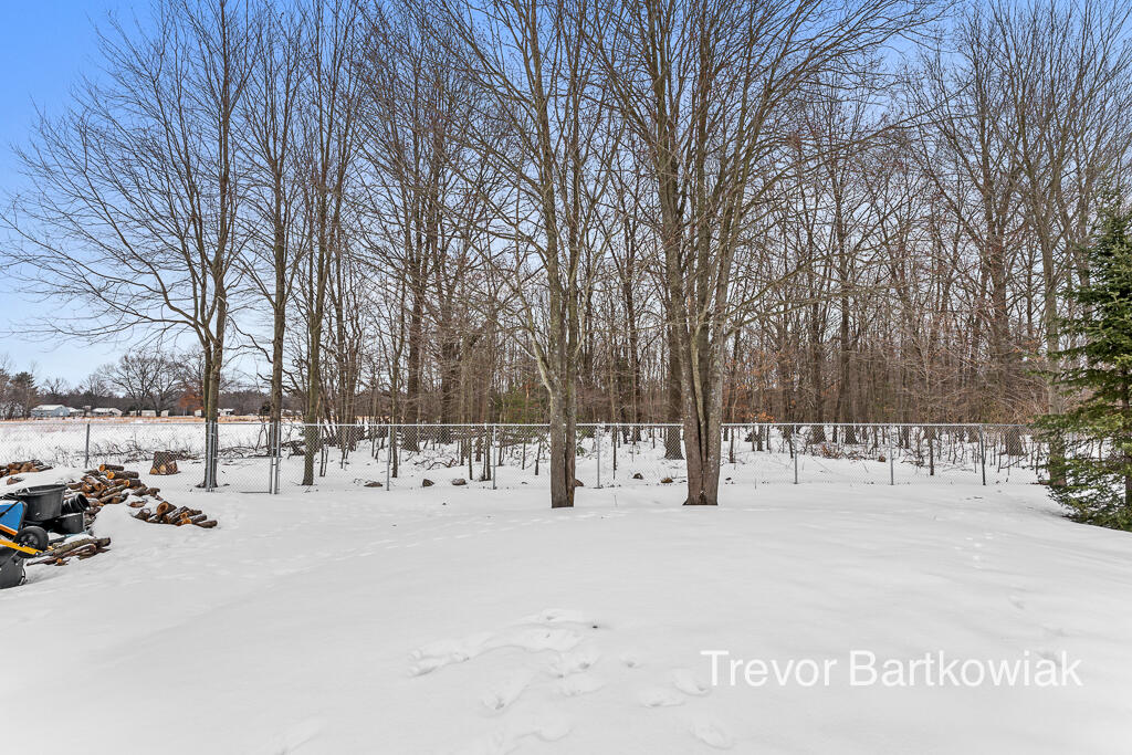 4502 Russell Road Muskegon, MI 49445 - Photo 4 of 30 4502RussellRd07Lores